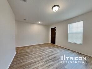 1125 Waggoner Dr in Krugerville, TX - Building Photo - Building Photo