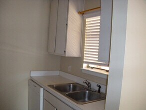 712 Graham Pl in Austin, TX - Foto de edificio - Building Photo