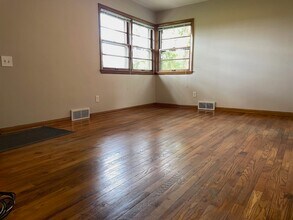 7127 Elderberry Rd in Middleton, WI - Foto de edificio - Building Photo