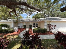 5697 Country Lakes Dr in Sarasota, FL - Building Photo