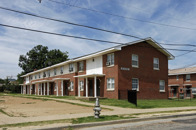 Mosby Court in Richmond, VA - Building Photo - Building Photo