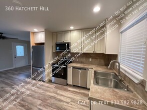 360 Hatchett Hill in Marble Falls, TX - Foto de edificio - Building Photo