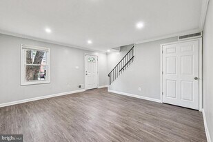 2905 Wren Ct in Woodbridge, VA - Building Photo