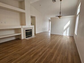 6612 Woodsworth Ave in Las Vegas, NV - Building Photo - Building Photo