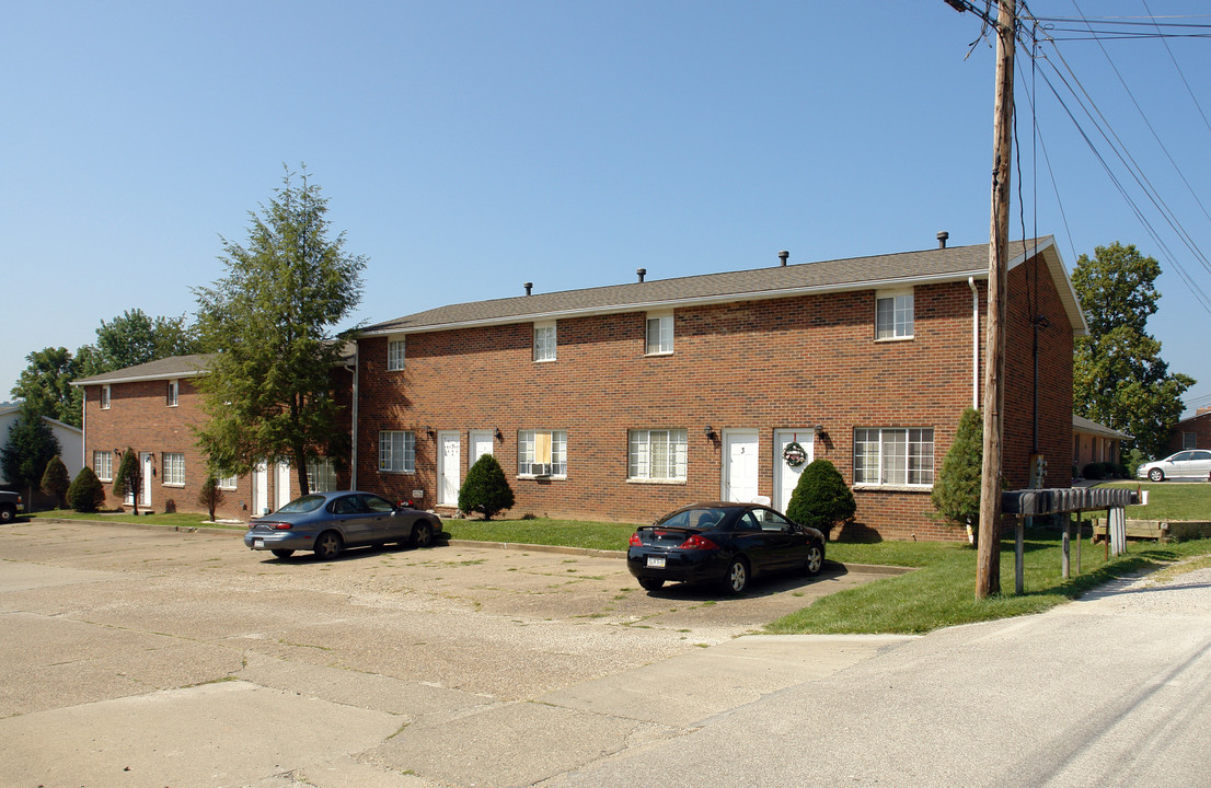 1700 Knotts Ave in Parkersburg, WV - Building Photo