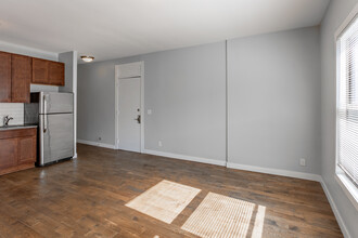 1524 LaSalle Ave - City Meets Classic Charm in Minneapolis, MN - Building Photo - Interior Photo