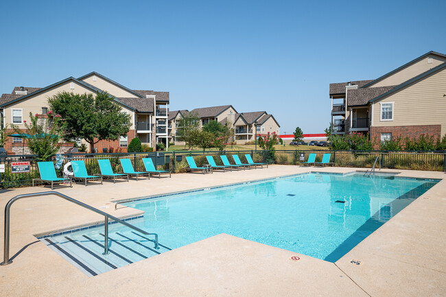 Villas at Stonebridge I and II in Edmond, OK - Building Photo - Building Photo