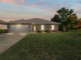 1708 Brookhaven St in Deridder, LA - Building Photo
