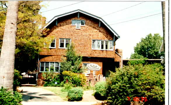 2727 Ashby Pl in Berkeley, CA - Foto de edificio - Building Photo