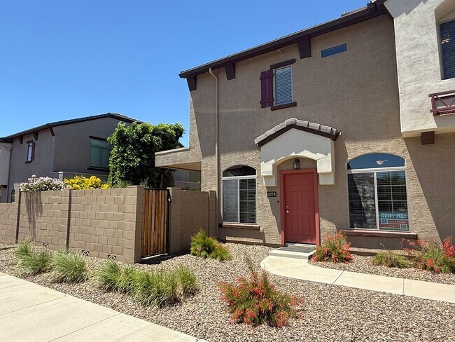 property at 2725 E Mine Creek Rd