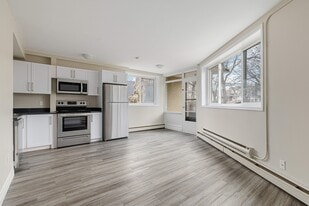 85 Park in Kingston, ON - Building Photo