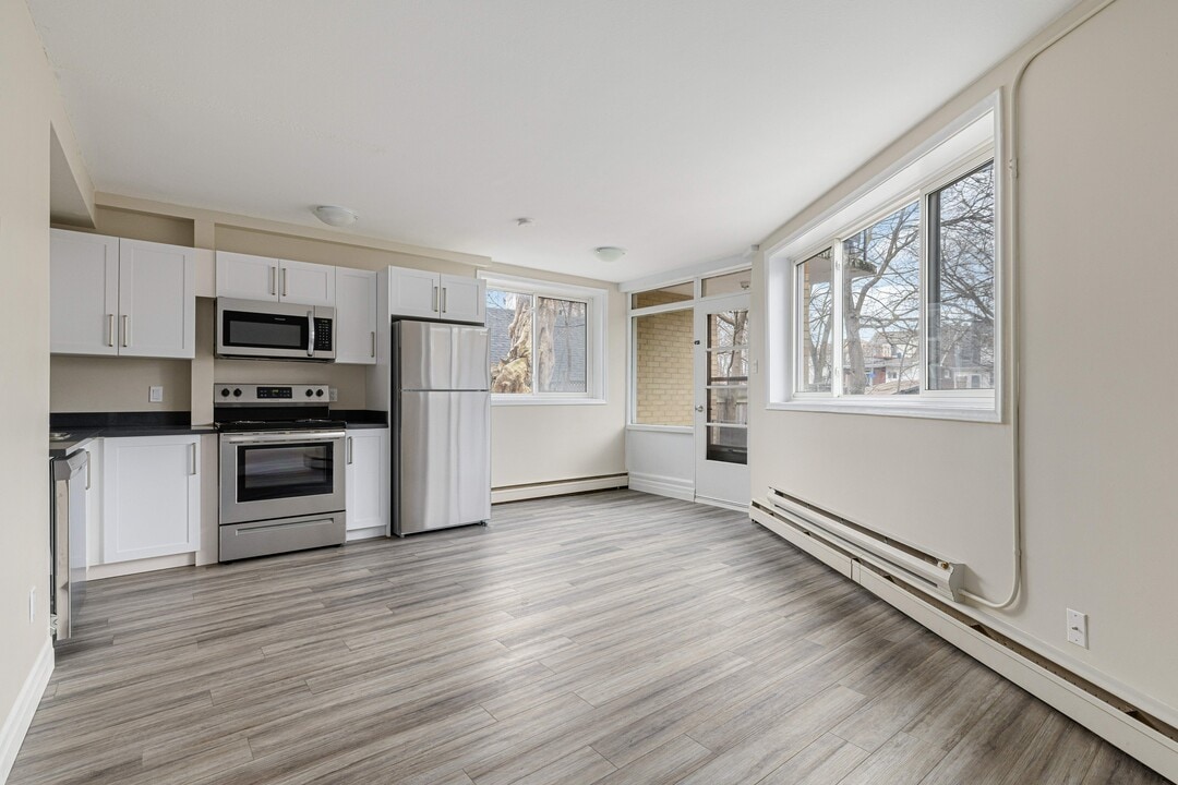 85 Park in Kingston, ON - Building Photo