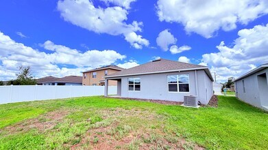 1007 August Sky Dr in Deltona, FL - Building Photo - Building Photo