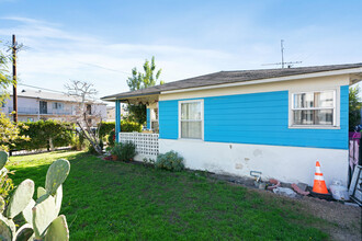 11202 Oxnard St in North Hollywood, CA - Building Photo - Building Photo