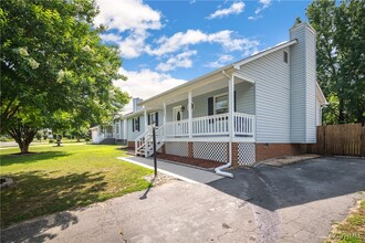 6865 Cedarcrest Ln, Unit 140 in Prince George, VA - Building Photo - Building Photo