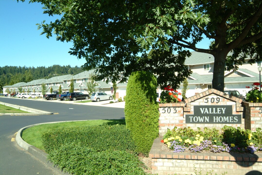 Townhomes at Mountain View in Puyallup, WA - Building Photo