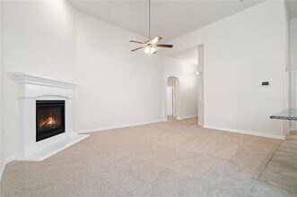 15901 White Mill Rd in Fort Worth, TX - Foto de edificio - Building Photo
