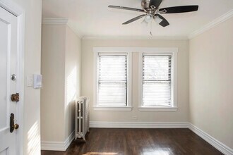 1056 W Lill Ave in Chicago, IL - Building Photo - Building Photo