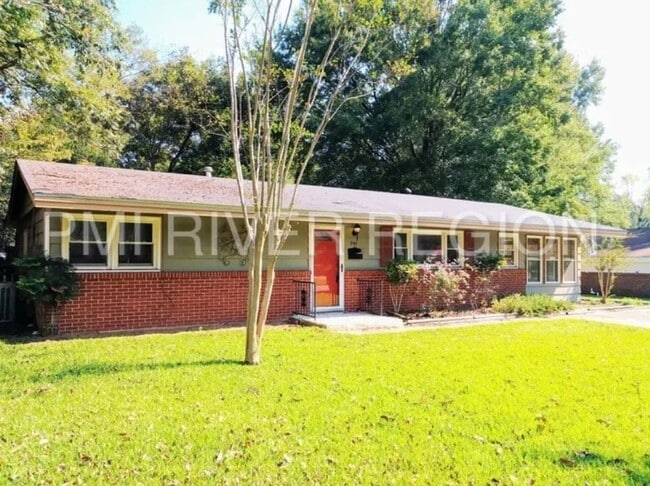 property at 944 Parkwood Dr