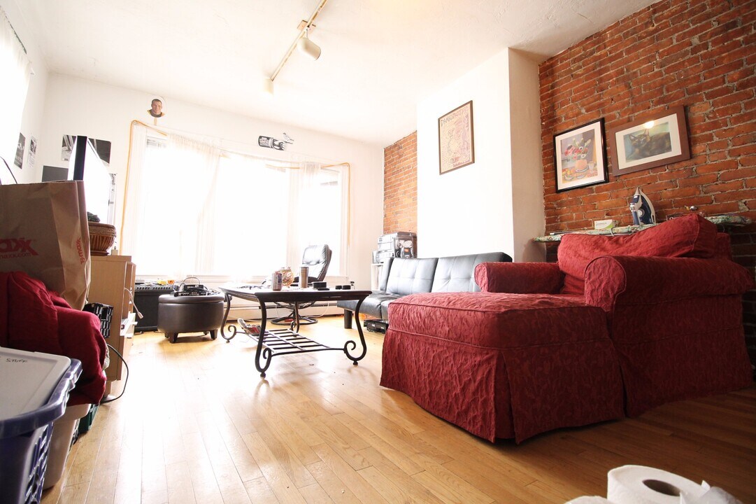 66 Murdock St, Unit 1 in Boston, MA - Building Photo