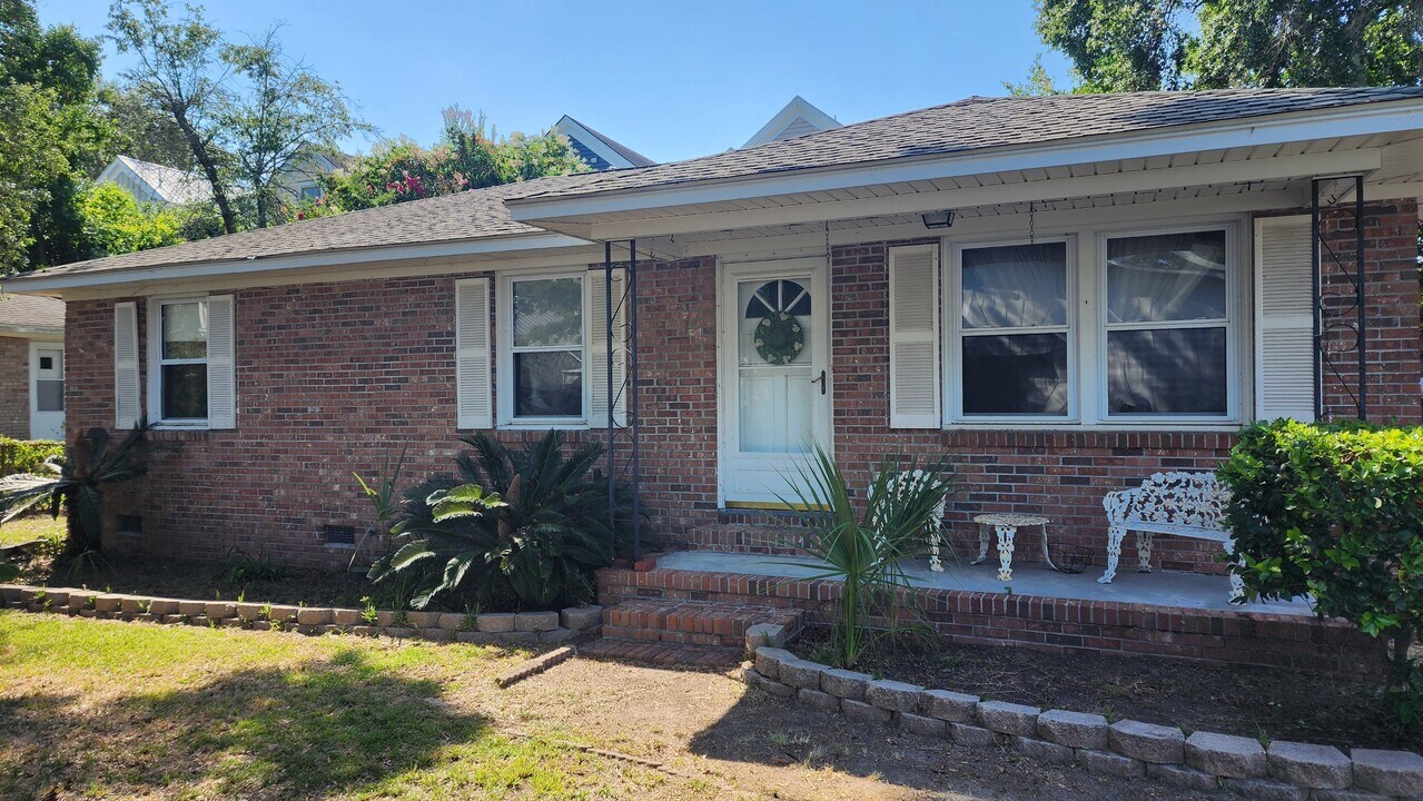 110 May Ln in Mount Pleasant, SC - Building Photo