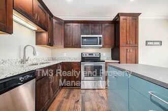 15872 Valley View Dr in Overland Park, KS - Building Photo - Building Photo