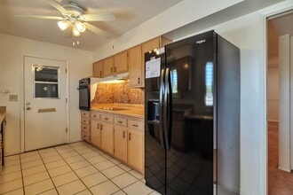 11040 W Salem Dr in Sun City, AZ - Building Photo - Building Photo