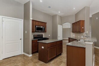 9606 Arched Oak Dr in Houston, TX - Building Photo - Building Photo