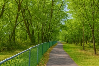 Miry Run Apartments in Mercerville, NJ - Foto de edificio - Building Photo