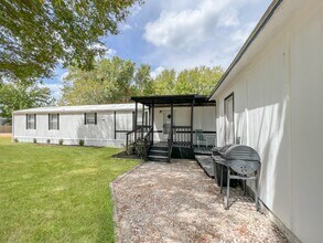 13336 Enchanted Ct in Willis, TX - Building Photo - Building Photo