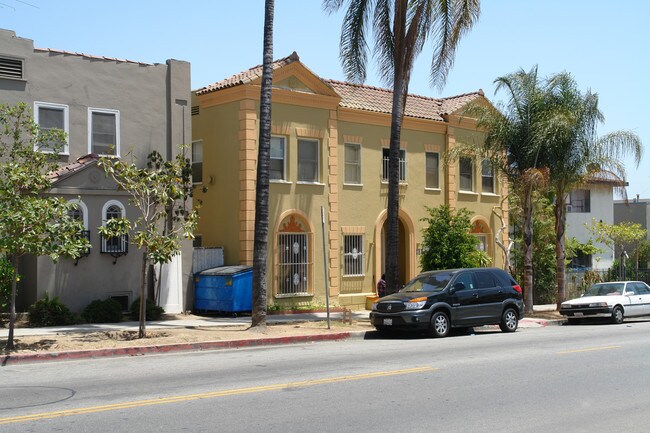 904 S Catalina St in Los Angeles, CA - Foto de edificio - Building Photo