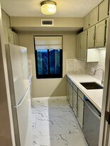 2130 Massachusetts Ave, Unit 7A in Cambridge, MA - Building Photo