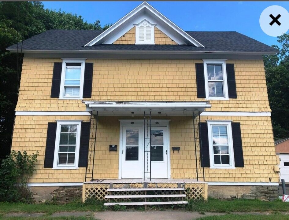 28-30 London Ave in Oneonta, NY - Building Photo
