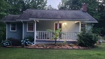 457 N Flat Rock Rd in Piedmont, SC - Building Photo