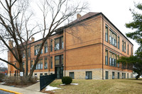 Burnham Schoolhouse in Elgin, IL - Foto de edificio - Building Photo