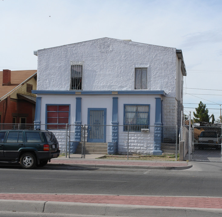 3024 Alameda Ave in El Paso, TX - Building Photo