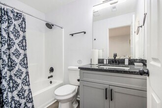 347 Waits Dr SW in Atlanta, GA - Building Photo - Building Photo