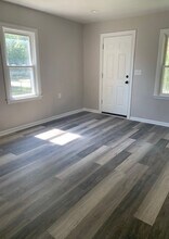 23352 Powell Ave in Hazel Park, MI - Foto de edificio - Building Photo