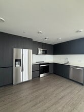 100 NE 23rd St, Unit A2 in Miami, FL - Building Photo - Building Photo