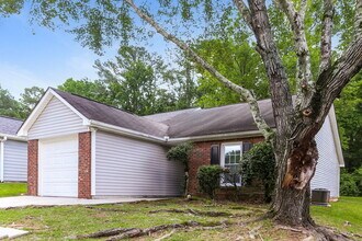 7960 Creekstone Way in Riverdale, GA - Building Photo - Building Photo