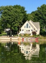 12 Westover Ln in Morris, CT - Building Photo