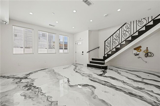 15211 Cohasset St in Los Angeles, CA - Building Photo - Building Photo