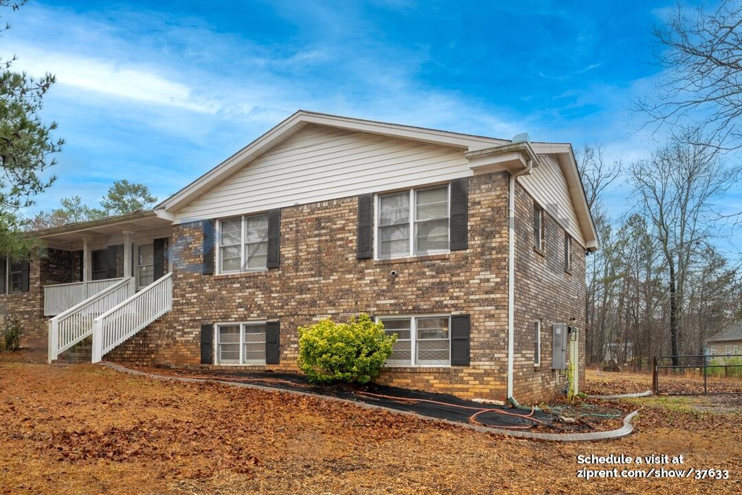 5622 Central Church Rd in Douglasville, GA - Building Photo