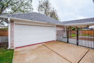 51 Rivercoach Ln in Sugar Land, TX - Building Photo - Building Photo