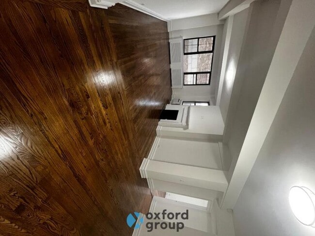 property at 20 5th Ave