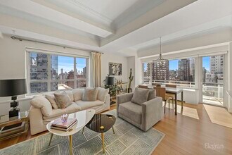 200 E 66th St in New York, NY - Foto de edificio - Building Photo