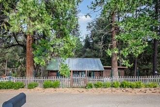 30400 Withrow Rd in Shingletown, CA - Building Photo - Building Photo