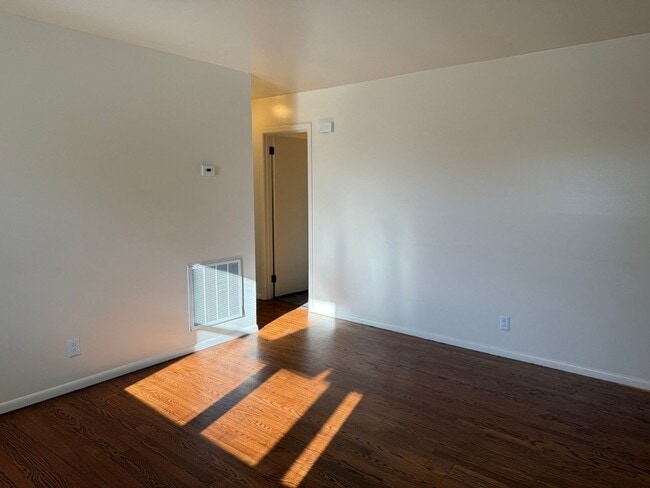 1025 W Parkway Ave in Knoxville, TN - Building Photo - Building Photo