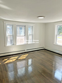 53 N Common St, Unit 2R in Lynn, MA - Foto de edificio - Building Photo