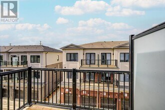 73 Matawin Ln in Richmond Hill, ON - Building Photo - Building Photo